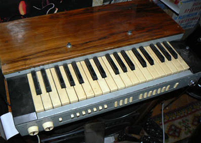 Эстрадин-3, Романтика