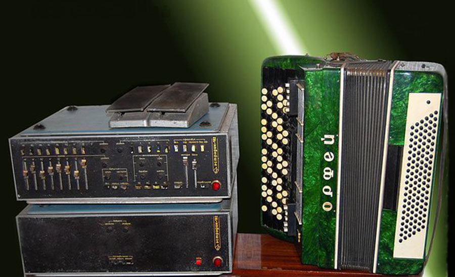 Эстрадин-182