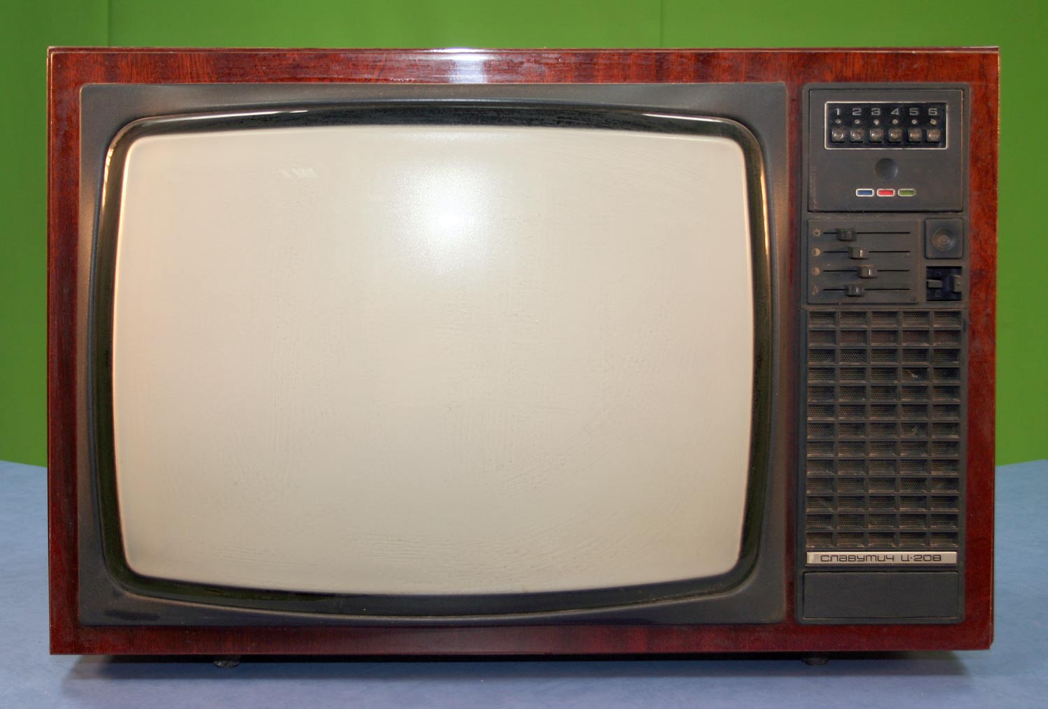 Славутич Ц-208